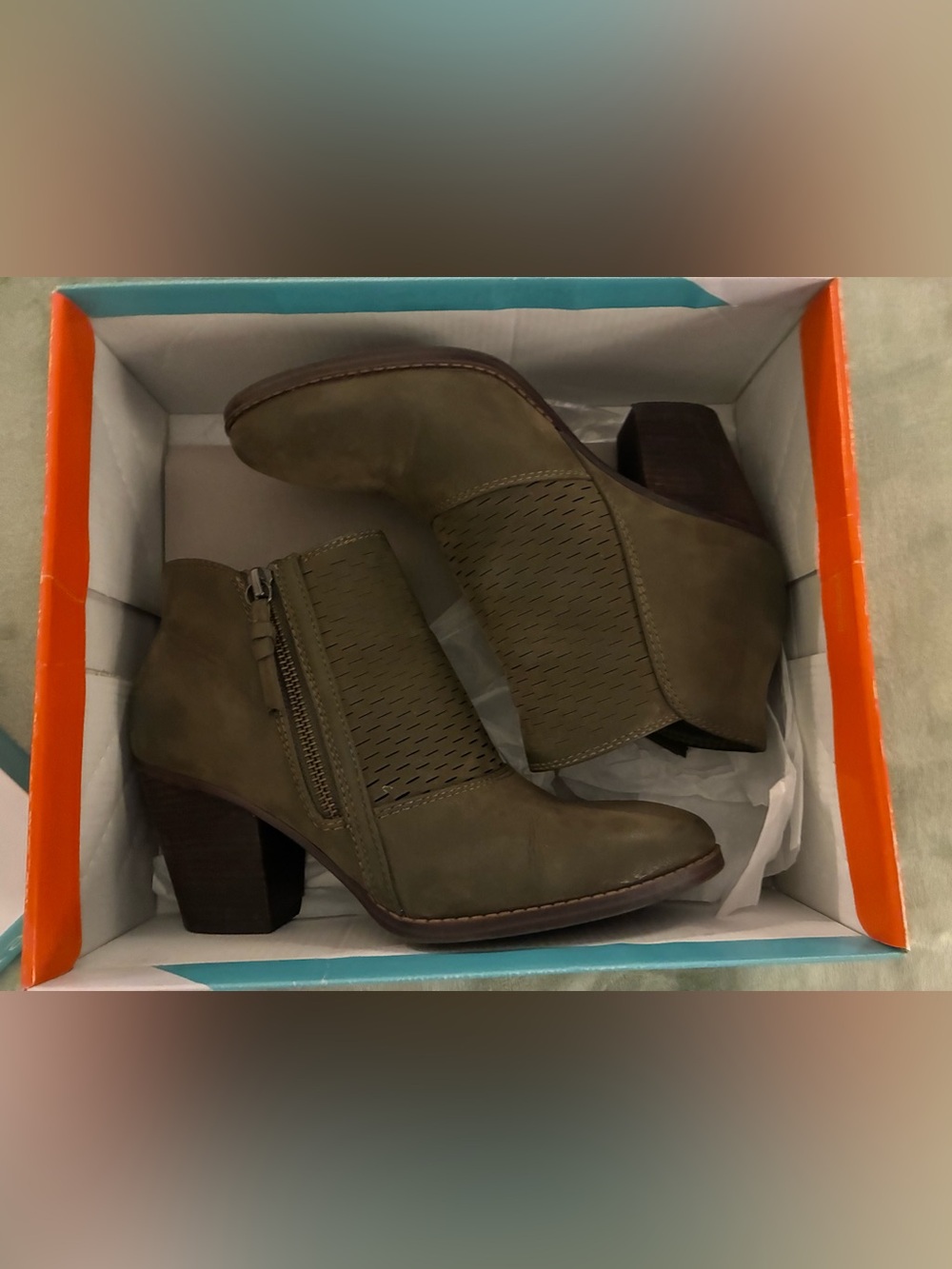 Women’s BareTraps Cacie Olive Green/Moss Block Heel Ankle Booties Size 7 1/2